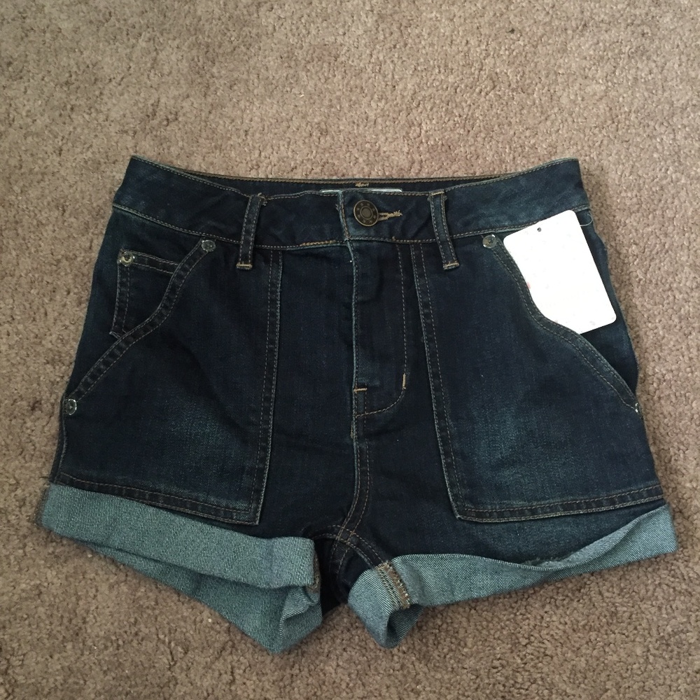 BNWT Free People High Waisted Dark Wash Shorts